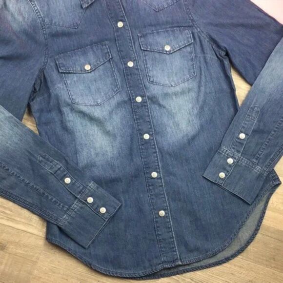 Level 99 Anthropologie Chambray Long Sleeve Snap Button Shirt - Picture 5 of 9